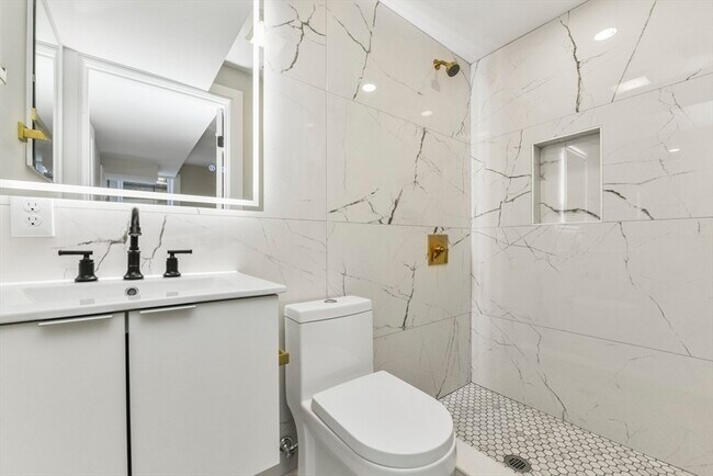 Foto del edificio - 10 Webster Ave