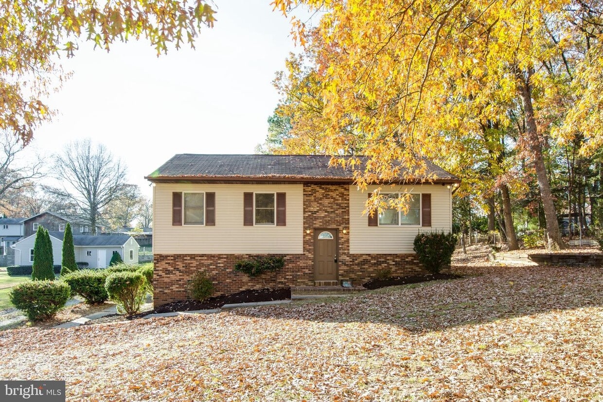 Primary Photo - 8382 Brookwood Rd