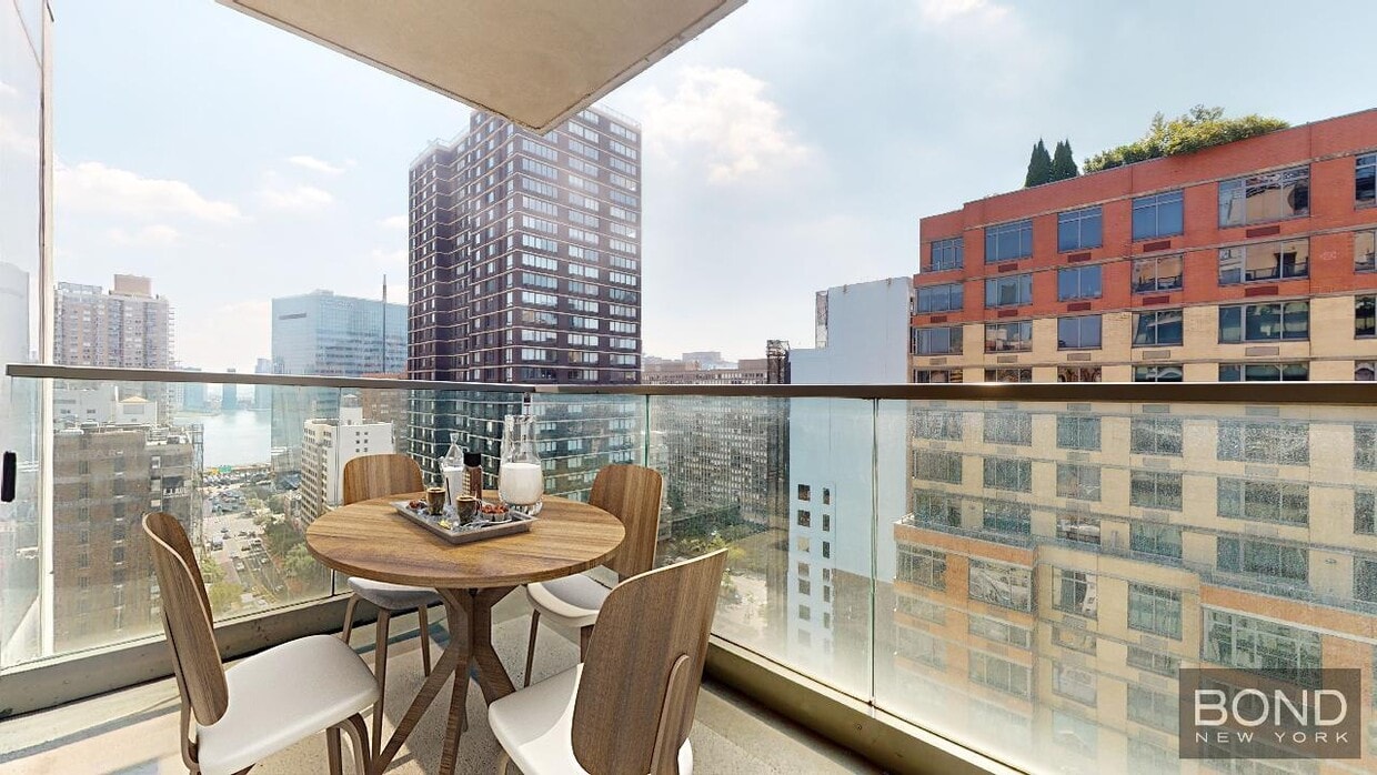 Foto principal - 237 E 34th St