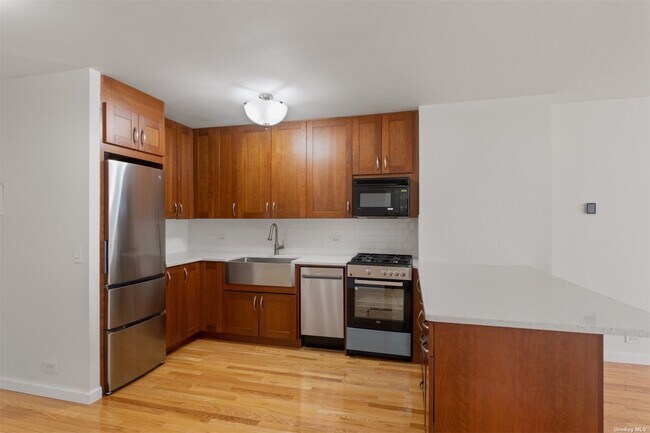 Foto del edificio - 345 E 93rd St