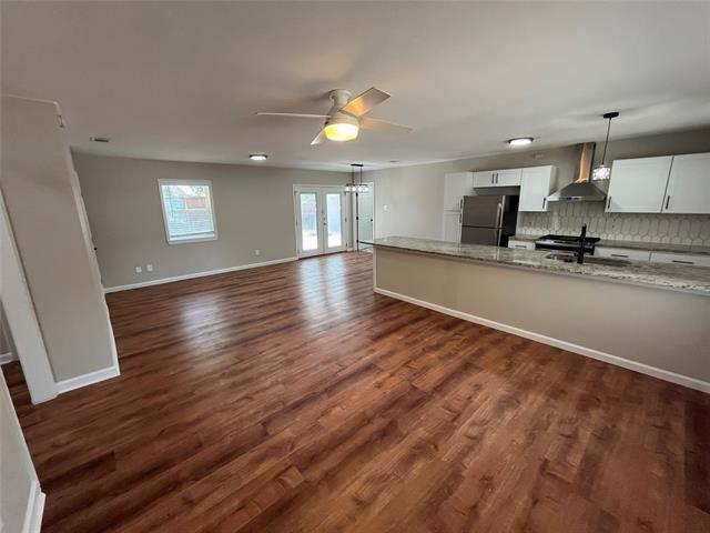 Foto del edificio - 3218 Maple Dr