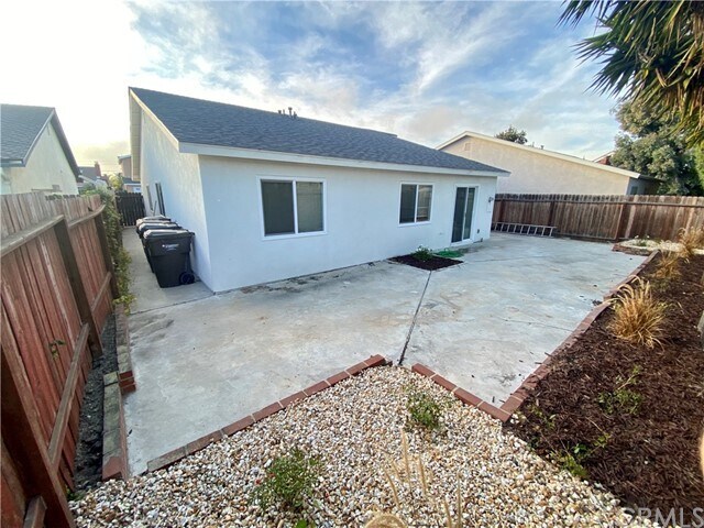 Building Photo - 18042 Westlake Cir