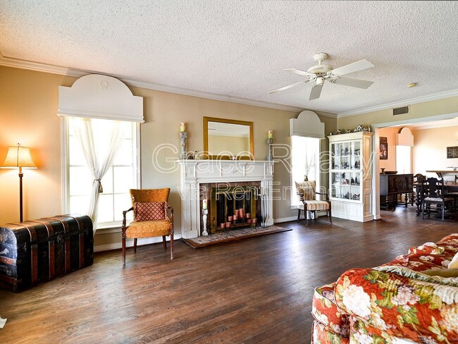 Foto del edificio - 1308 White River Dr
