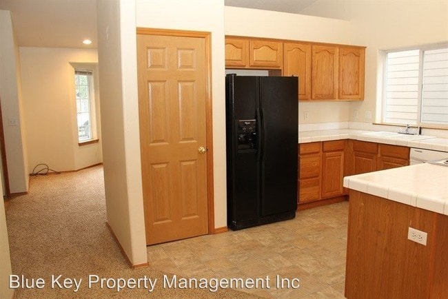 Building Photo - 3 br, 2 bath House - 16961 SE Dunhill Loop