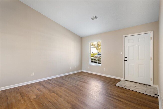 Foto del edificio - 517 Edgecliff Ln