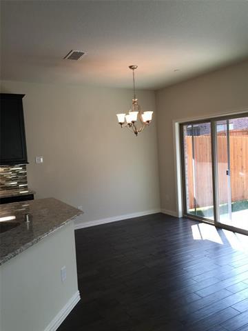 Building Photo - 913 Jamesville Ln