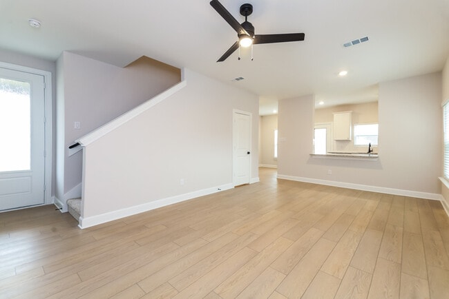 Foto del edificio - 1221 Ginsburg Ln