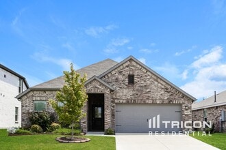 Building Photo - 1916 Elderberry St Building Photo - 1916 Elderberry St