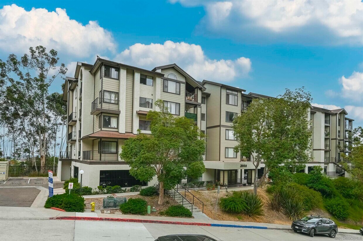 Primary Photo - 3980 Faircross Pl