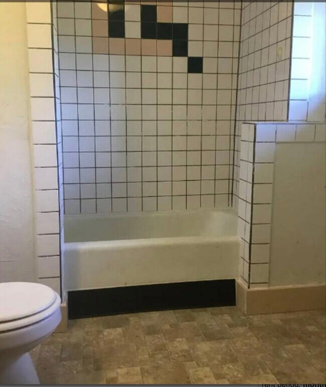 Building Photo - 1134 Oro Dam Blvd W