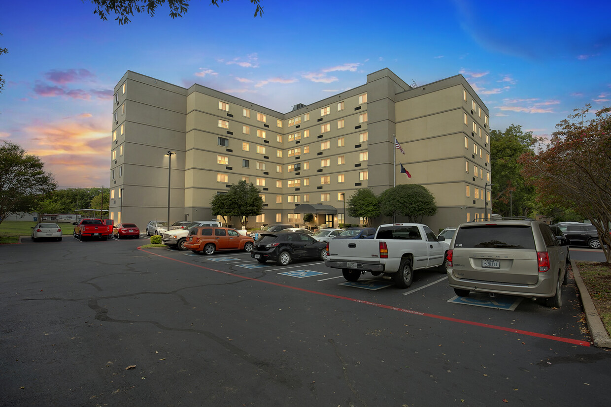 Primary Photo - Friendship Towers Corsicana