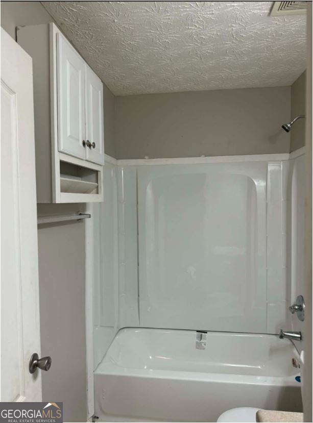 Foto del edificio - 5548 Pineridge Ct