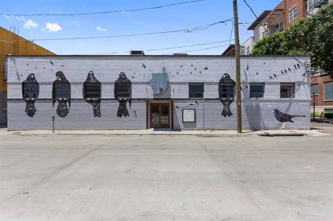 Building Photo - 215 N Walton St