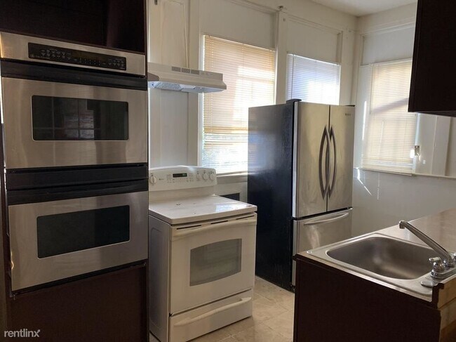 Foto del edificio - 3500 16th St NW