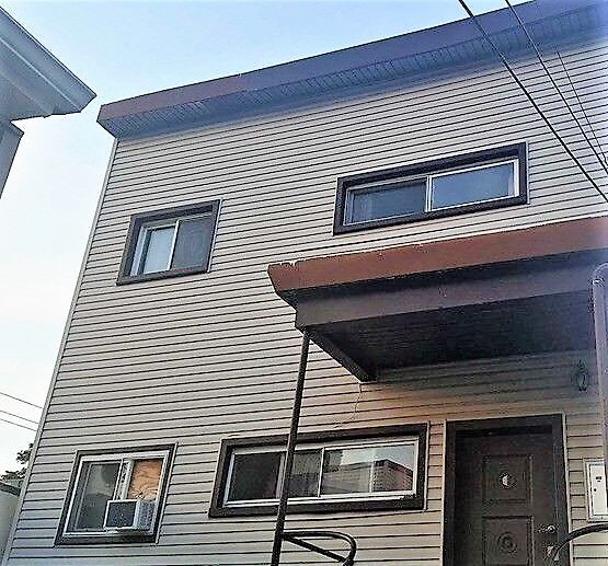 Primary Photo - 728 29th St
