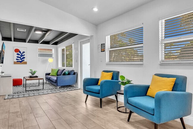 Foto del edificio - 1568 NE 35th St