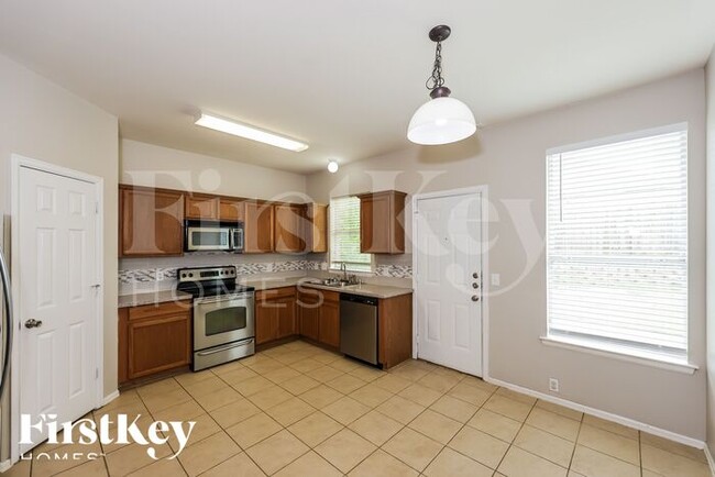 Building Photo - 718 Quail Hollow Dr