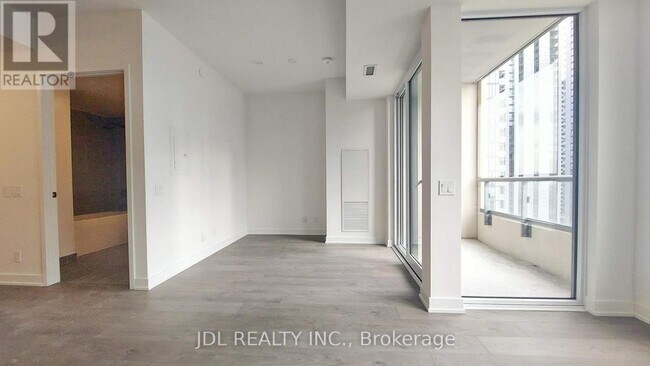 Building Photo - 108 Peter St