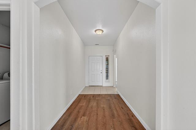 Foto del edificio - 204 Lamont Rd