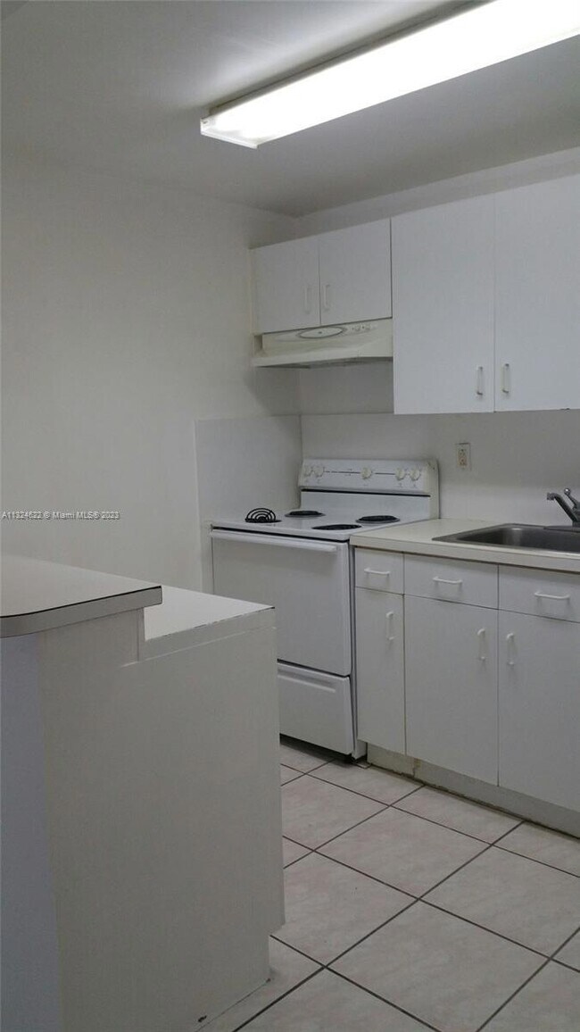 Building Photo - 4275 NW S Tamiami Canal Dr