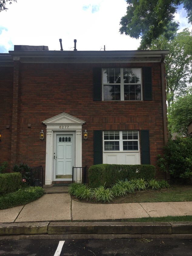 Primary Photo - 6277 S Yorktown Pl