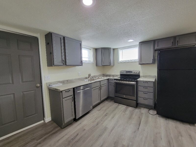Primary Photo - 1300 E 22nd St