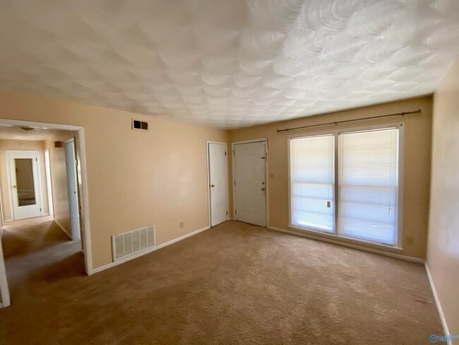 Foto del edificio - 3208 Harvey St NW