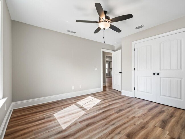 Building Photo - 24 Maple Dr