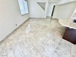 Building Photo - 8753 Rainbow Ridge Dr