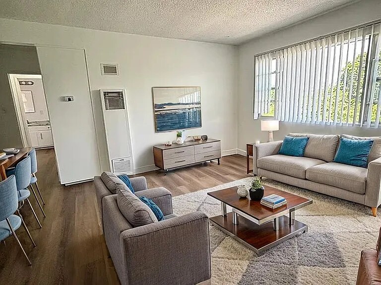 Foto principal - 9361 Cellini Ave