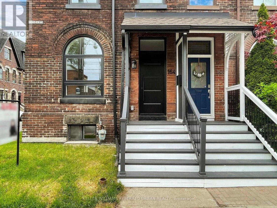 Primary Photo - 164 Broadview Ave