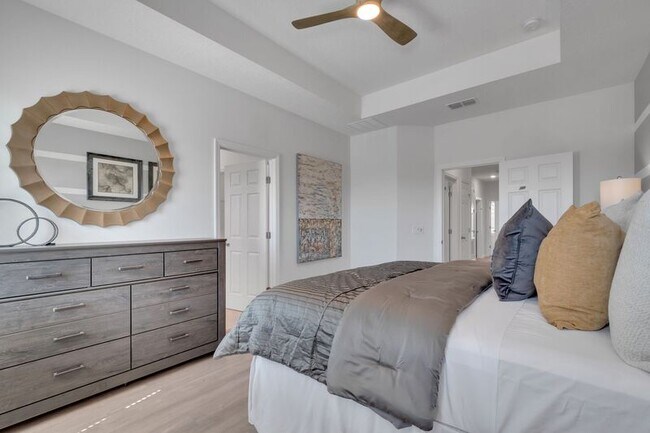 Building Photo - 2020 Marigold Park Dr