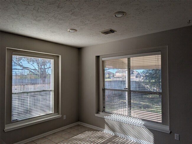 Foto del edificio - 17703 Towne Bridge Dr