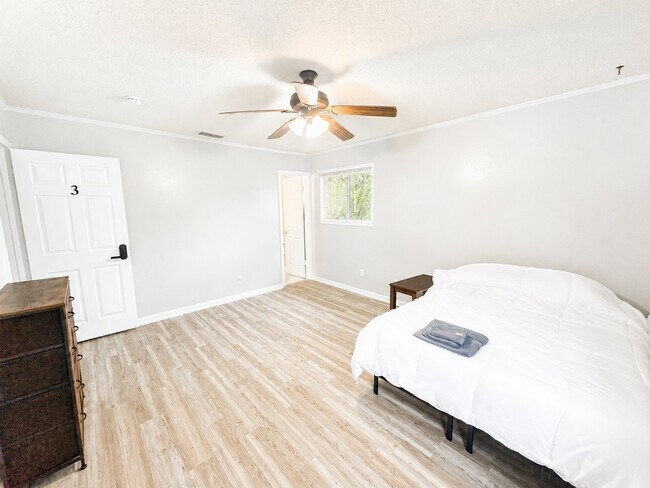 Building Photo - 1408 Hammond Dr