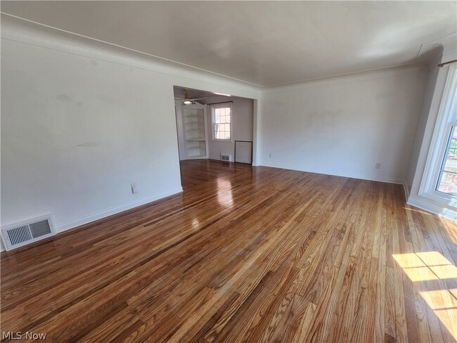 Building Photo - 3532 Normandy Rd