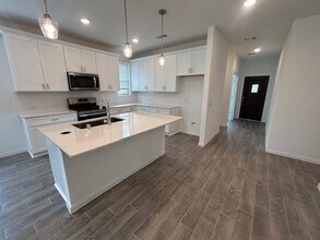 Building Photo - 26711 Grandiflora Dr