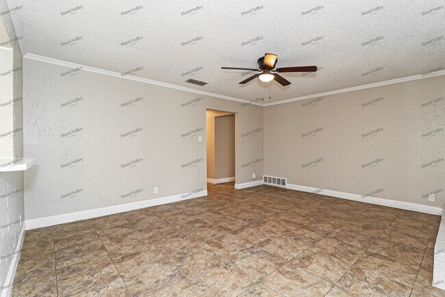 Foto del edificio - 6929 Mccoy Dr