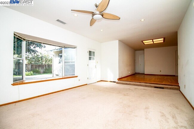 Building Photo - 42231 Palm Ave