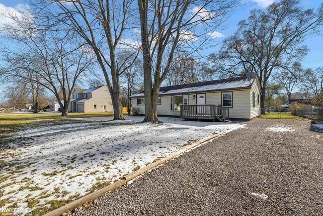 Building Photo - 2110 Barclay Ave