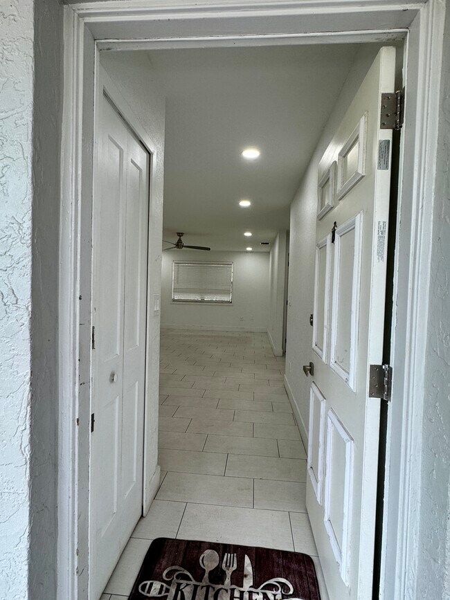 Entry - 17255 SW 95th Ave