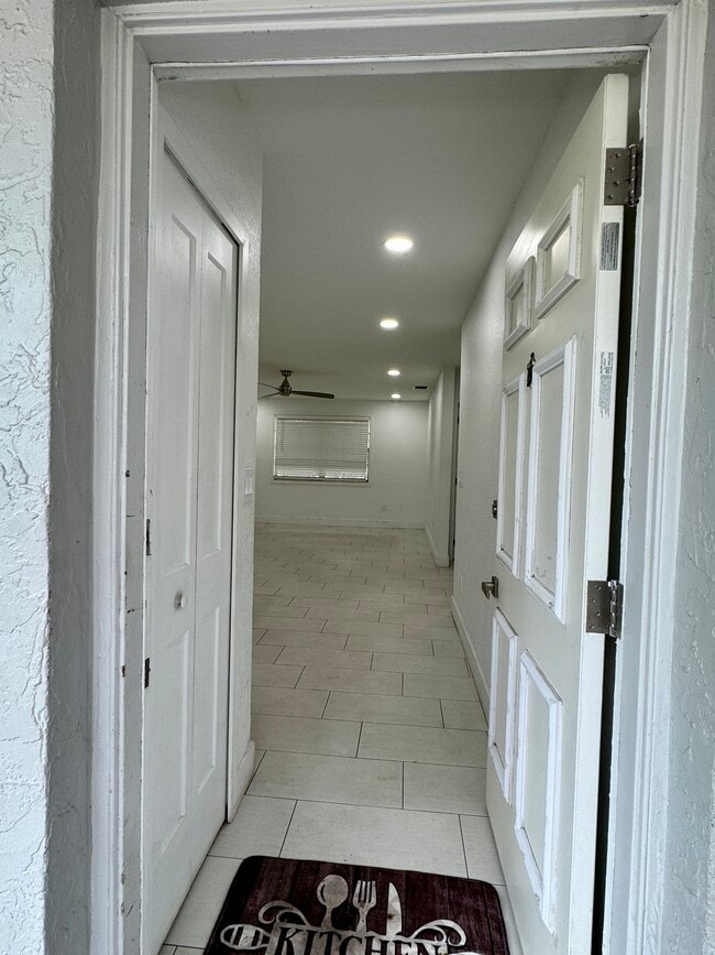 Entry - 17255 SW 95th Ave