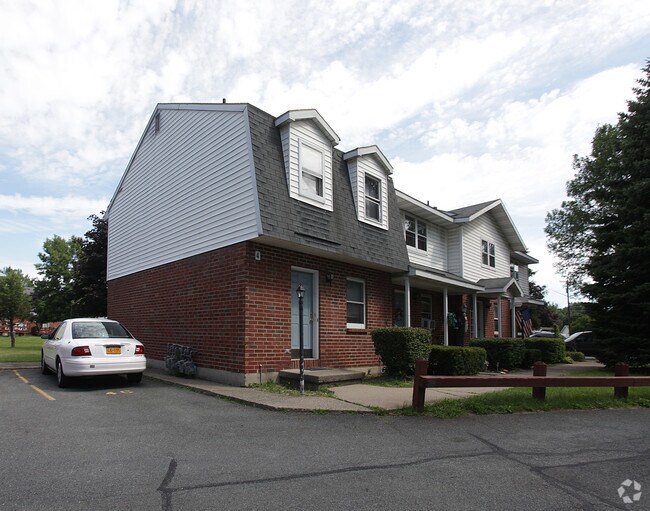 Shaker Heights Apartments 276 Old Loudon Rd Latham, NY Apartments