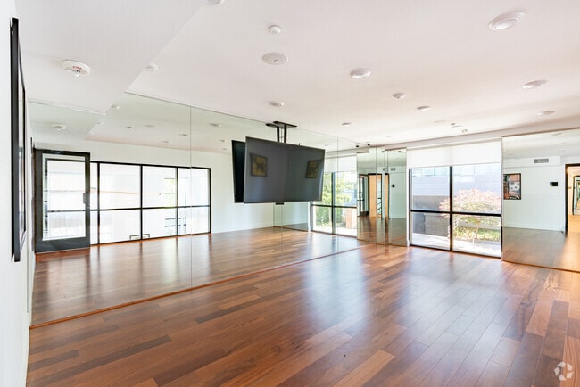 Yoga Room - Clarendon Apartments