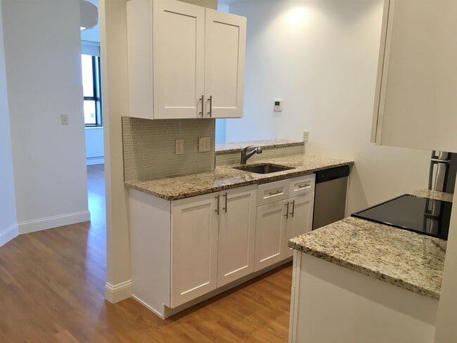 Foto del edificio - 875 Elm St