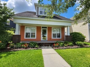 Building Photo - 103 Foxglove Ave