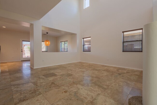 Foto del edificio - 4 Bedroom 3 Bathroom