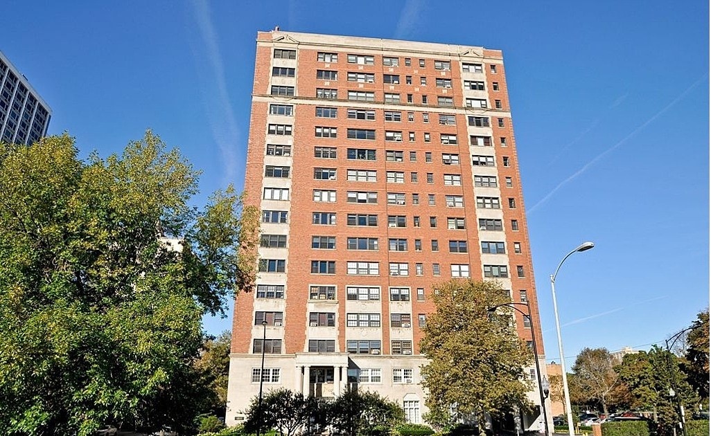 Primary Photo - 4300 N Marine Dr