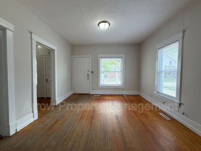 Foto del edificio - 2516 Dudley St