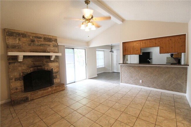 Building Photo - 7202 Scenic Oaks Cir