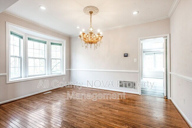 Building Photo - 12401 Willow Falls Dr